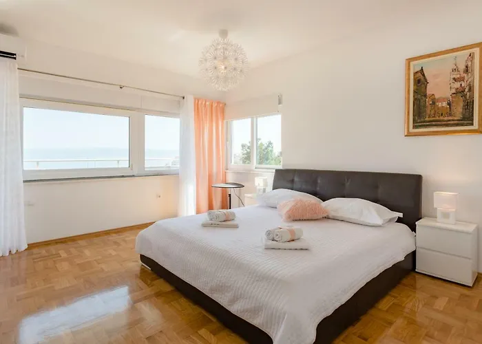 Sun & Sea Apartment