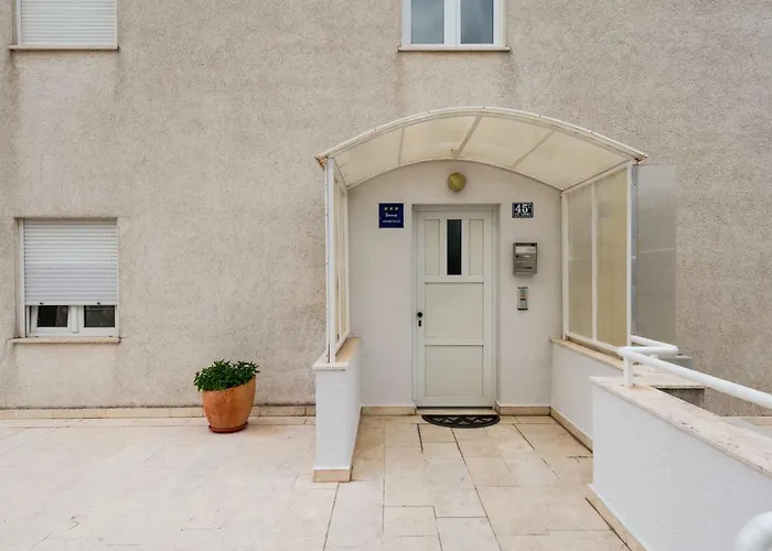 Sun & Sea Apartment *