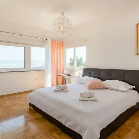 Sun & Sea アパート