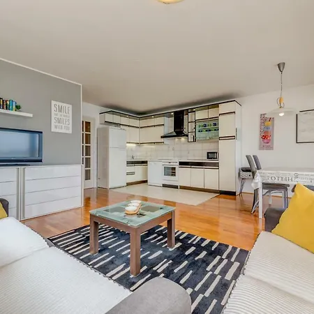 アパート Sun & Sea